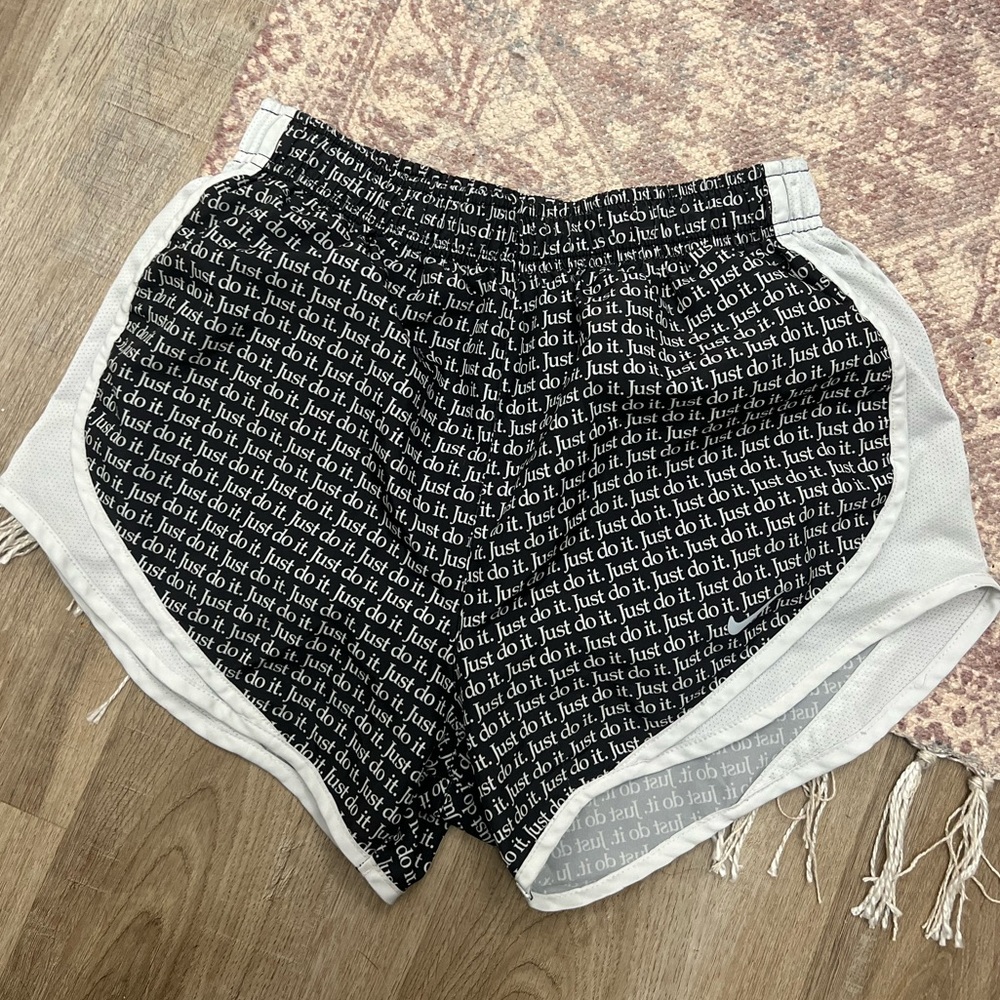 NIKE DRI-FIT SHORTS